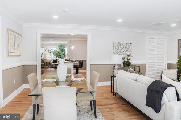 Dining room, Interior, Living room, Pendant Lights, Recessed Lighting, Wood Texture Flooring