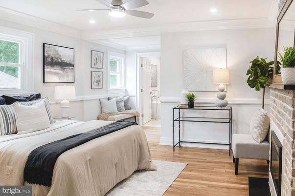 Bedroom, Fireplace, Interior, Recessed Lighting, Wood Texture Flooring