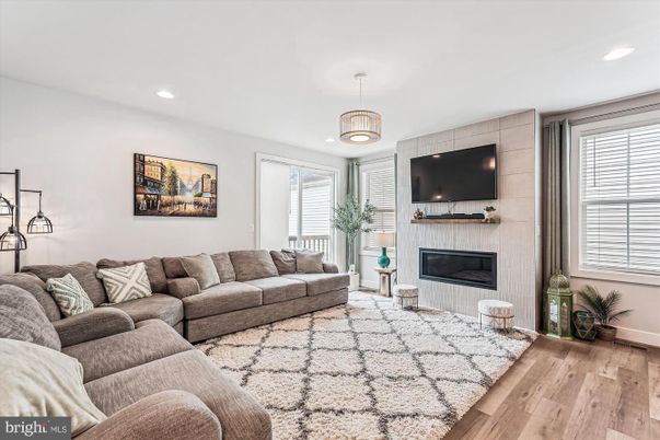 Fireplace, Interior, Living room, Pendant Lights, Recessed Lighting, Wood Texture Flooring