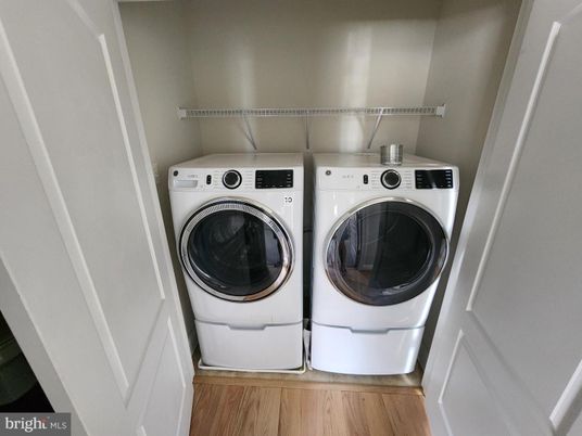 Interior, Utility Closets, Washer, Wood Texture Flooring