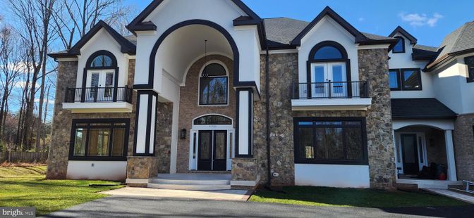 Exterior, Facade, Brick Facade, Brick Traditional
