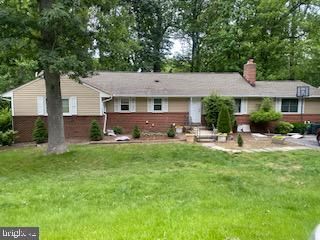 Backyard, Exterior, Facade, Ranch