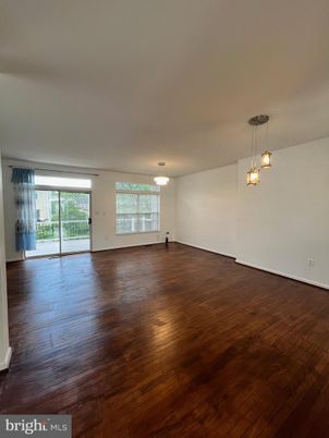 Empty room, Interior, Pendant Lights, Wood Texture Flooring