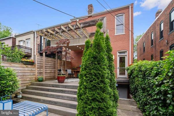 Exterior, Facade, Brick Facade, Rowhouse
