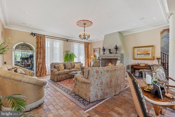 Chandelier, Dining room, Fireplace, Interior, Living room, Piano, Recessed Lighting