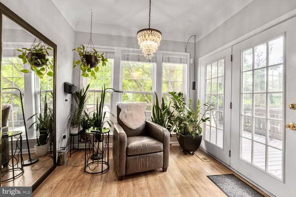Chandelier, Interior, Sun Room, Wood Texture Flooring