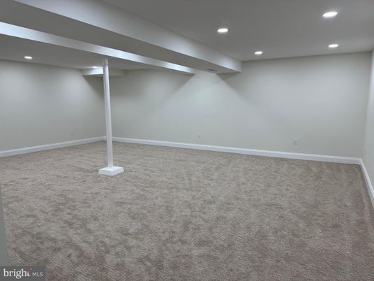 Empty room, Interior, Recessed Lighting