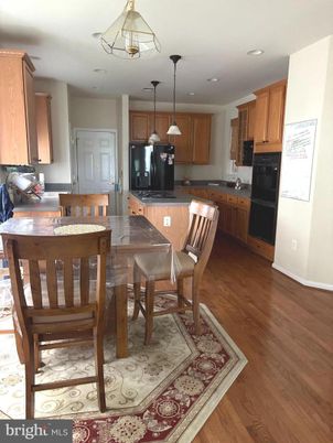 Dining room, Interior, Kitchen, Pendant Lights, Recessed Lighting, Wood Texture Flooring