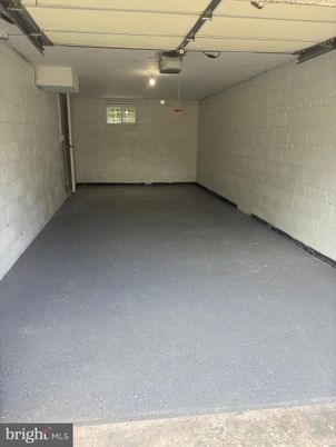 Garage, Interior, Stone Walls