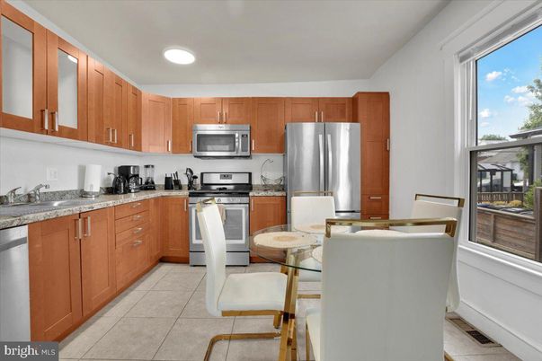 Dining room, Interior, Kitchen, Recessed Lighting, Stainless Steel Appliances