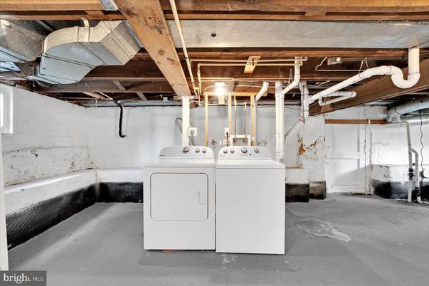 Interior, Utility Closets, Washer, Wooden Beams