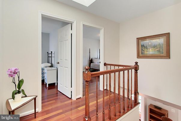 Interior, Washer, Wood Texture Flooring