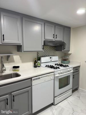 Interior, Kitchen, Marble, Recessed Lighting