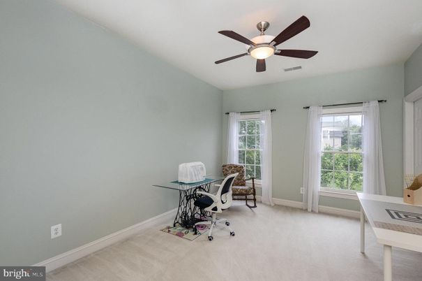 Home Office, Interior