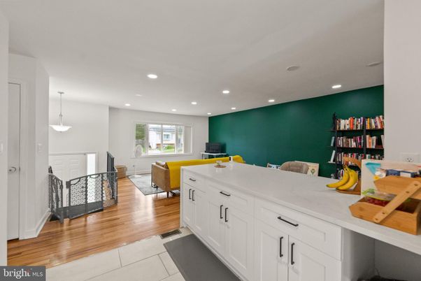 Interior, Pendant Lights, Recessed Lighting, Wood Texture Flooring