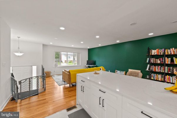 Interior, Pendant Lights, Recessed Lighting, Wood Texture Flooring