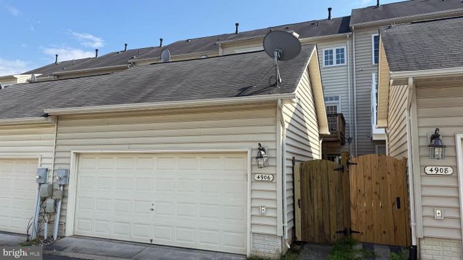 Detached Garage, Exterior
