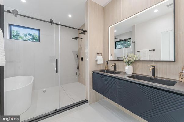 Bathroom, Dual Sink Vanities, Free Standing Baths, Glass Shower, Interior, Recessed Lighting