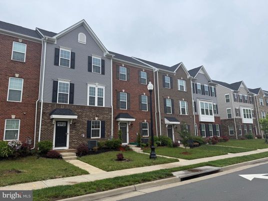 Exterior, Facade, Brick Facade, Rowhouse