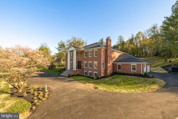 Backyard, Exterior, Facade, Brick Facade, Georgian