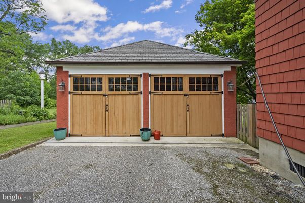 Detached Garage, Exterior