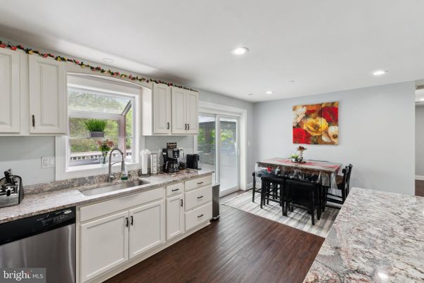 Dining room, Interior, Kitchen, Recessed Lighting, Wood Texture Flooring