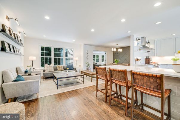 Chandelier, Interior, Kitchen, Living room, Pendant Lights, Recessed Lighting, Wood Texture Flooring