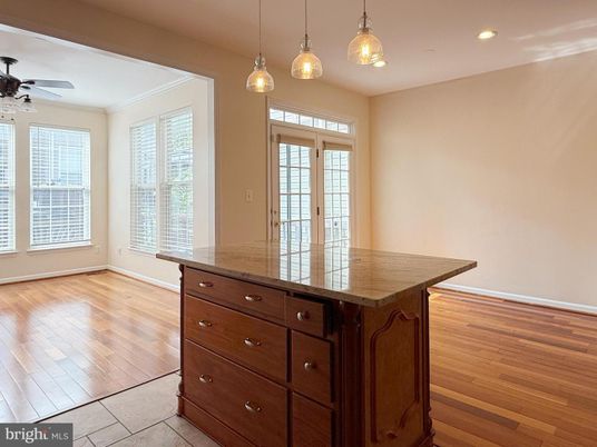 Interior, Pendant Lights, Recessed Lighting, Wood Texture Flooring