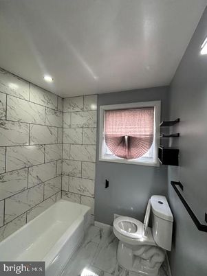 Bathroom, Interior, Marble, Marble Walls, Recessed Lighting