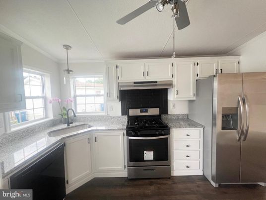 Interior, Kitchen, Pendant Lights, Wood Texture Flooring
