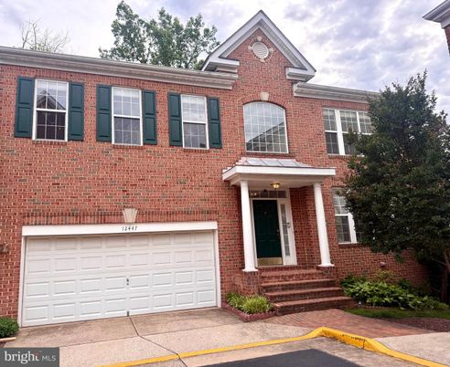 Attached, Exterior, Facade, Brick Facade, Georgian