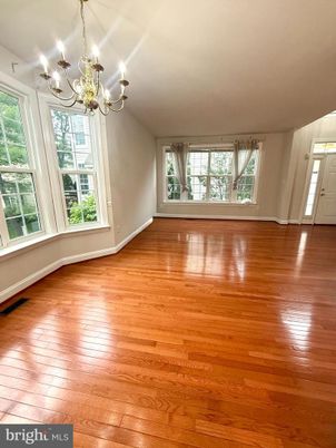 Chandelier, Empty room, Interior, Wood Texture Flooring