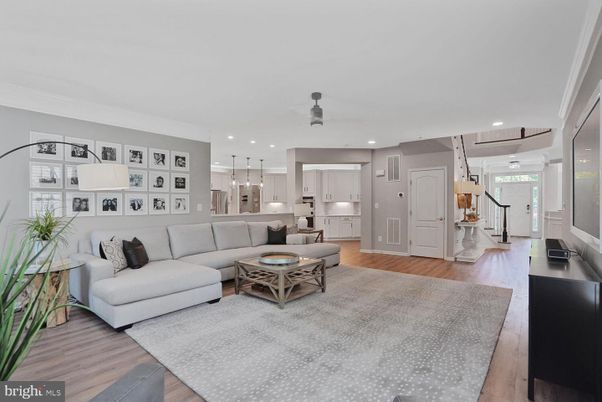 Interior, Kitchen, Living room, Pendant Lights, Recessed Lighting, Wood Texture Flooring