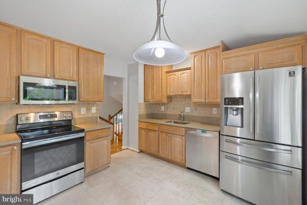 Interior, Kitchen, Pendant Lights, Stainless Steel Appliances