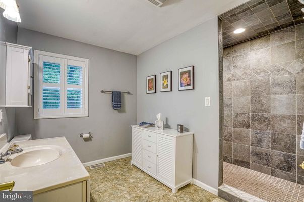 Bathroom, Interior, Recessed Lighting