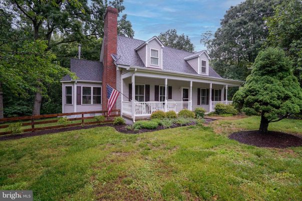 Backyard, Exterior, Facade, Cape Cod