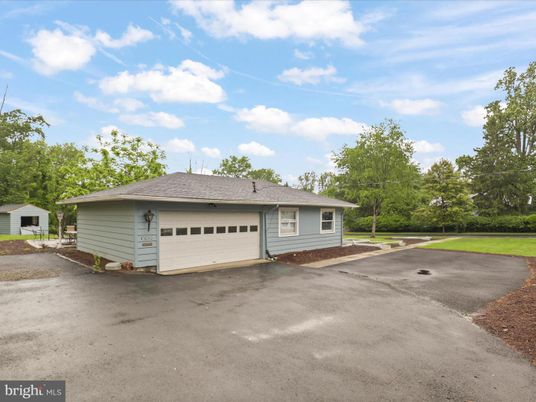 Detached Garage, Exterior