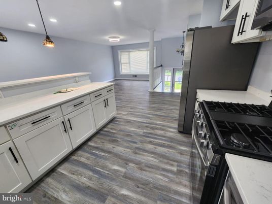 Interior, Kitchen, Pendant Lights, Recessed Lighting, Wood Texture Flooring