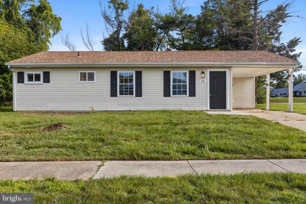 Exterior, Facade, Ranch