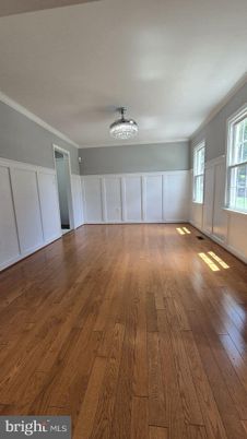 Chandelier, Empty room, Interior, Wood Texture Flooring
