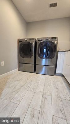Interior, Washer, Wood Texture Flooring
