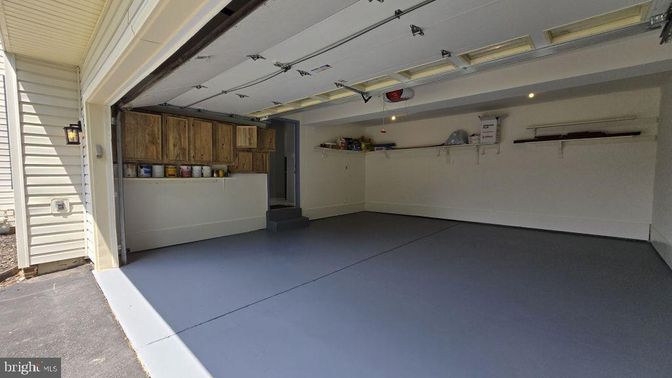 Garage, Interior