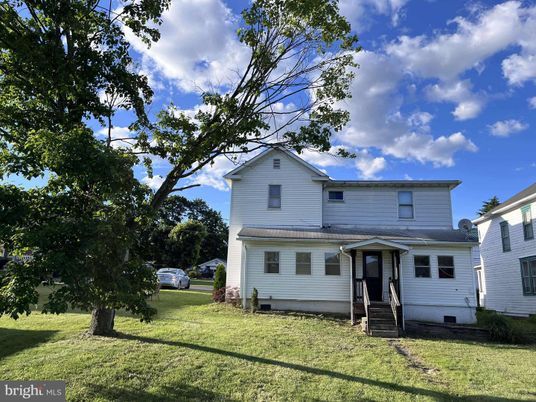 Backyard, Exterior, Facade, Farmhouse