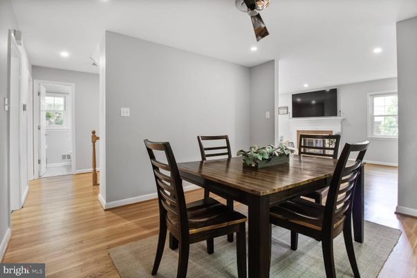 Dining room, Fireplace, Interior, Recessed Lighting, Wood Texture Flooring