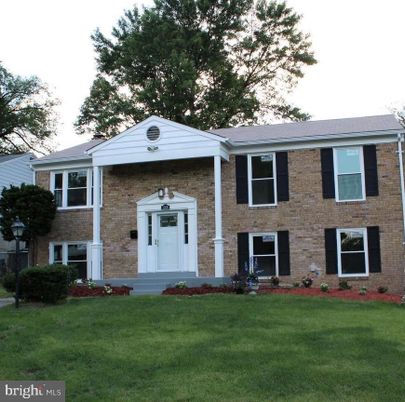 Exterior, Facade, Brick Facade, Georgian