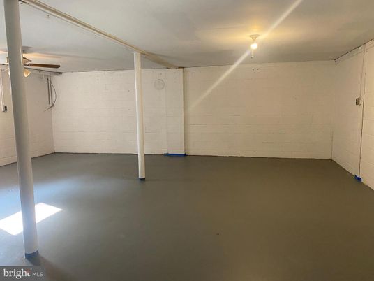 Empty room, Garage, Interior