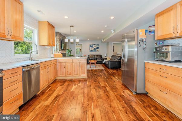Interior, Kitchen, Living room, Pendant Lights, Recessed Lighting, Stainless Steel Appliances, Wood Texture Flooring