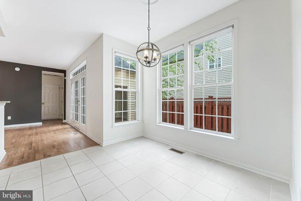 Chandelier, Empty room, Interior, Pendant Lights, Wood Texture Flooring