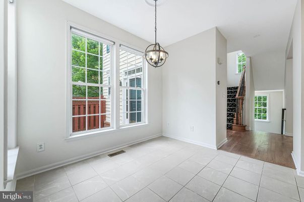 Empty room, Interior, Pendant Lights, Wood Texture Flooring