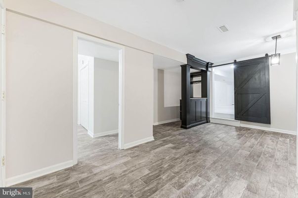 Interior, Pendant Lights, Wood Texture Flooring